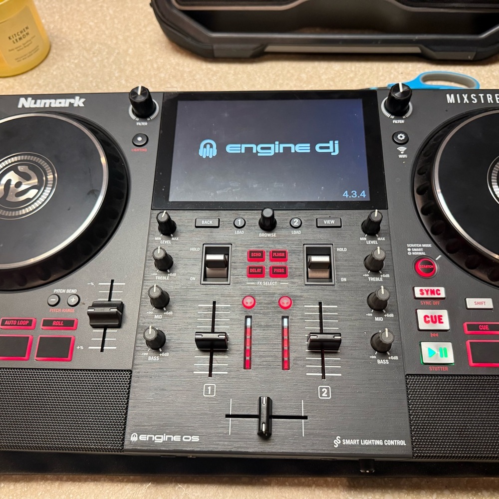 NUMARK MIX STREAM PRO -DJ CONTROLLER WITH FLIGHT CASE 500$OBO 3 days old